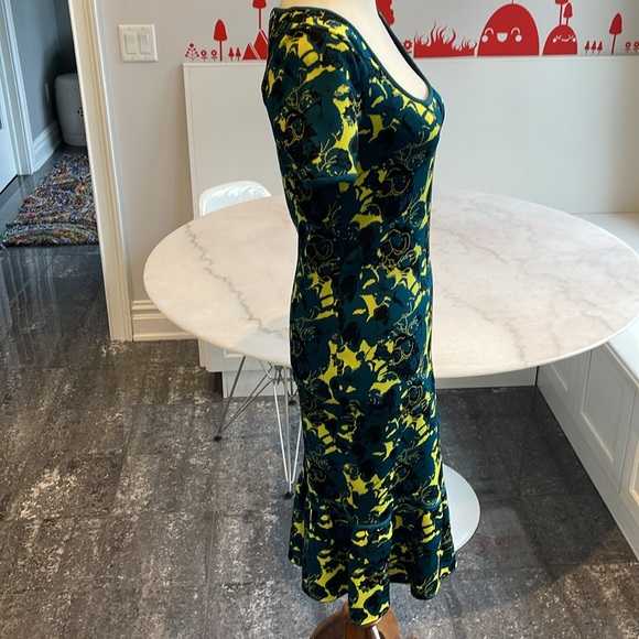 NWT ZAC BY ZAC POSEN STRETCH KNIT BODY CON DRESS IN GREEN FLORAL. M - Picture 5 of 11